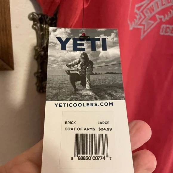 Yeti Coat of Arms Brick size L new t shirt with tags - Picture 5 of 5